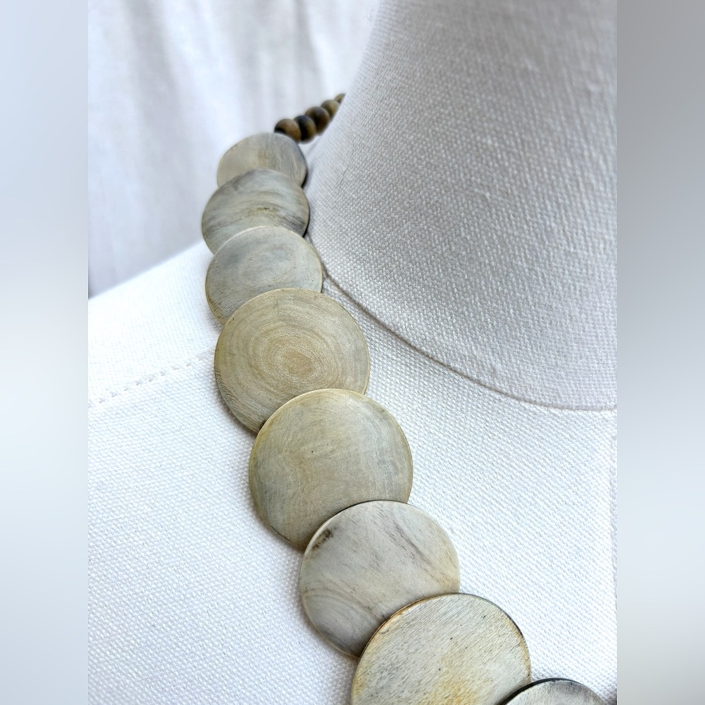 Vintage Bohemian MCM Mid Century Polished Blonde Wood‎ Disc Beaded Necklace - Picture 6 of 9